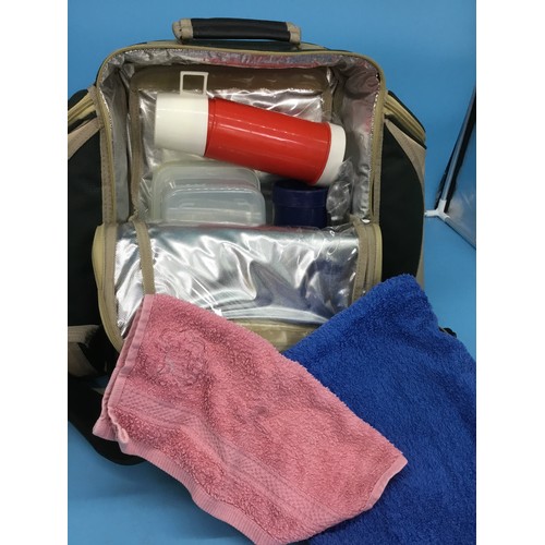 335 - Complete Camping Set In A Back Pack By Concept Picnic