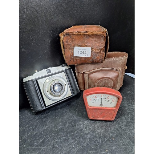 1244 - Vintage buldixelle camera in case + meter in case