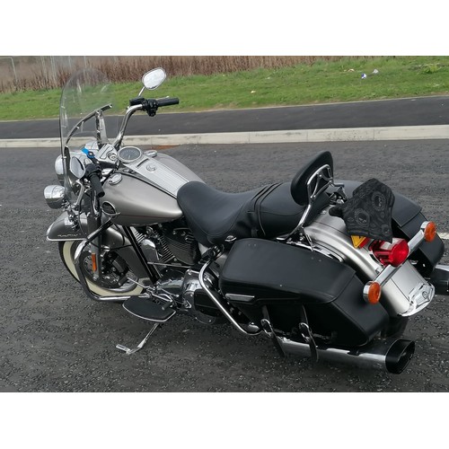 1251 - 2009 Harley Davidson Road King Classic In Pewter Pearl