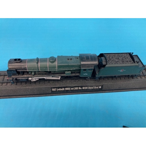 129 - 3x models of steam locomotives on plinths