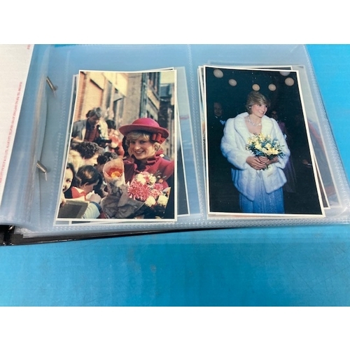 133 - Photo post cards album Diana + royal family