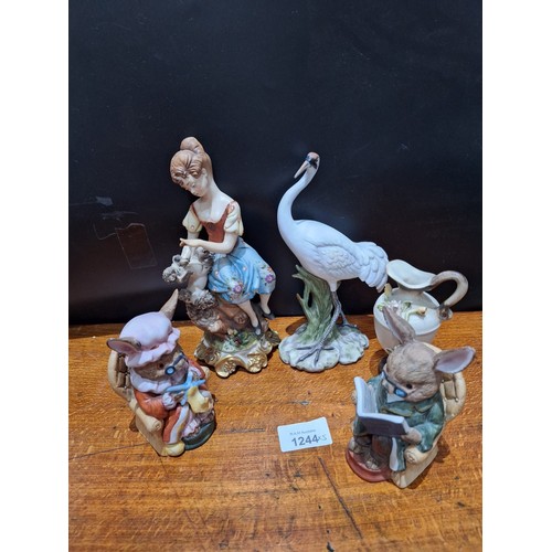 1244 - 5 Vintage Capodimonte Figures and A Vase