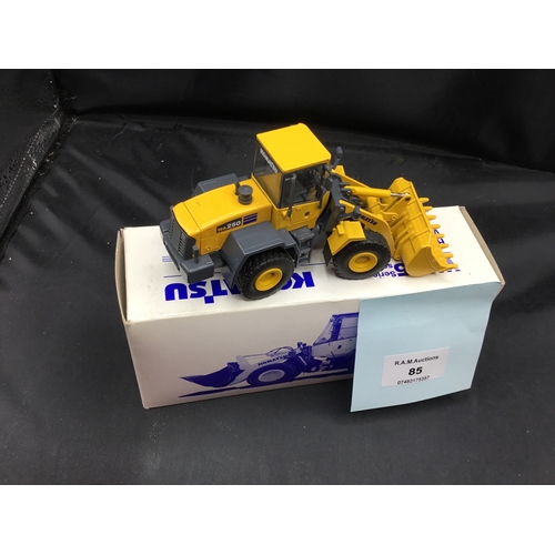 85 - Komatsu Model Wheeled Loader 250-5