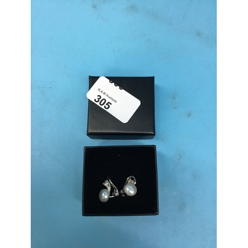 305 - Boxed Large Real Pearl Clip on Earrings