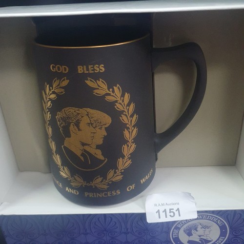 1151 - Boxed prince + princess of wales tankard Ltd.edt.in black