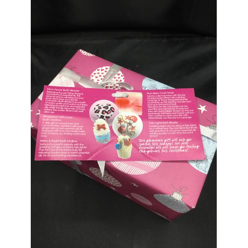 392 - Ready Gift Wrapped Bath Bomb Set