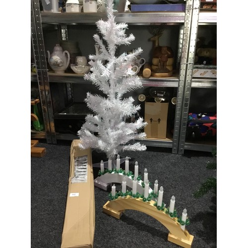 442 - New In The Box Christmas Tree and 2 Christmas Candle Bridges