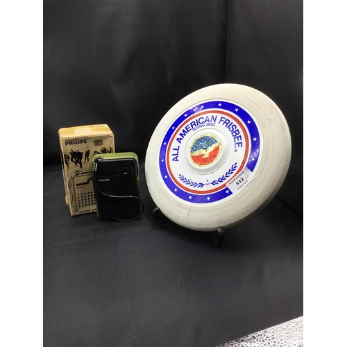 512 - Vintage American Frisbee and a Vintage Boxed MW Radio