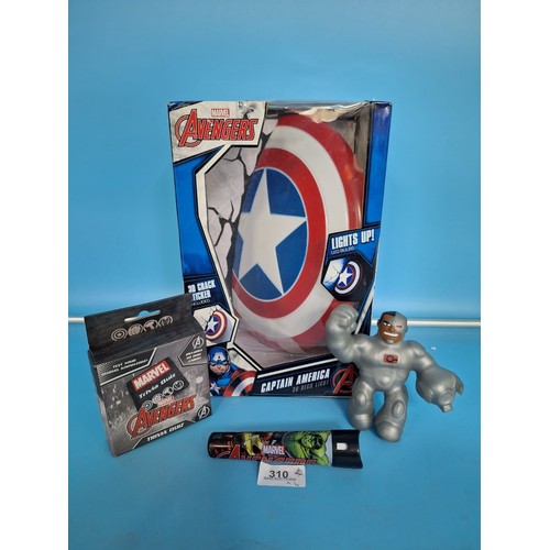 310 - Avengers Captain America 3D Light, Cards, Trivia Quiz and Stretch Avenger