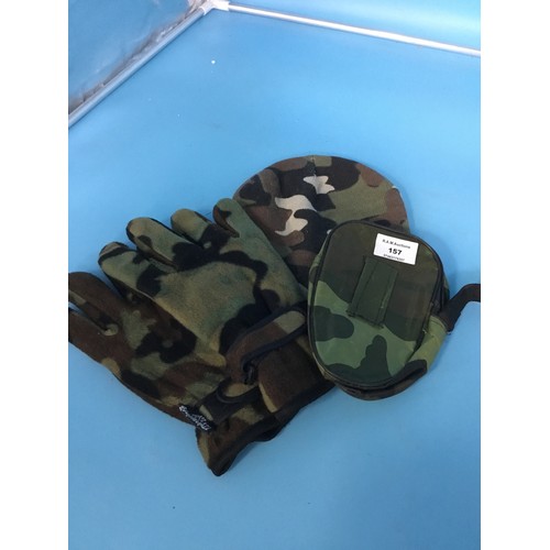 157 - Camouflage Hat, Gloves and Wallet