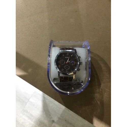 213 - Men's Watch and Money Clip