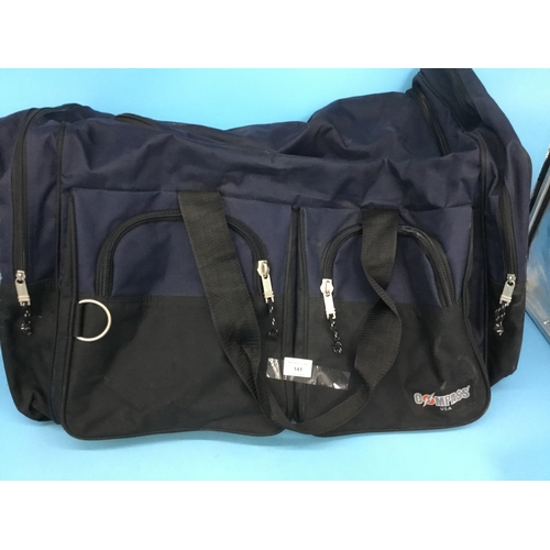 141 - Large American kit bag like new