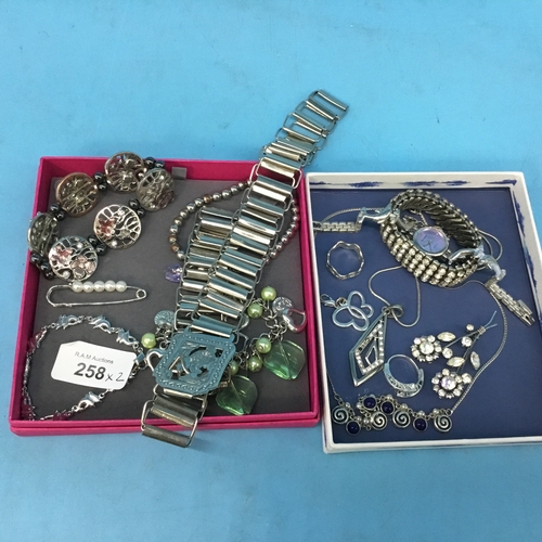 258 - Fashion and Vintage Jewellery to Include Watches, Rings, Bracelets and Brooches