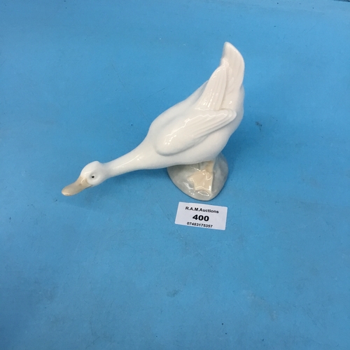 400 - NAO swan head low 4”x 6”