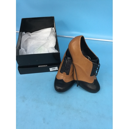 493 - Jasper conran shoes new in box size 7  Brown tie ups