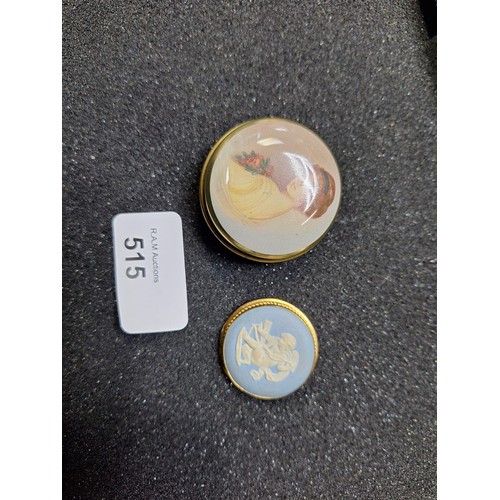 515 - Pill tin with wedgewood genuine brooch