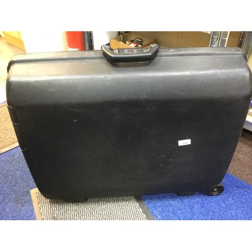 236 - Large samsonite black suitcase super item 26x24