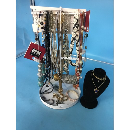 311 - Fashion/Vintage Jewellery To Include Necklaces and Bracelets