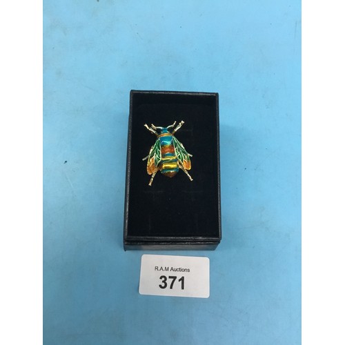 371 - Ladies bug brooch