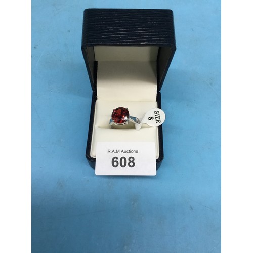 608 - 925 Silver Ring Set With a Large Red Zircon