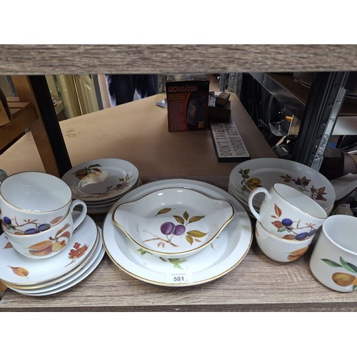 581 - Royal Worcester Evesham Ware x19 To Include Cups, Saucers, Plates, Servers Etc