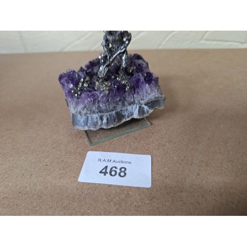 468 - Crystal Amethyst Miner