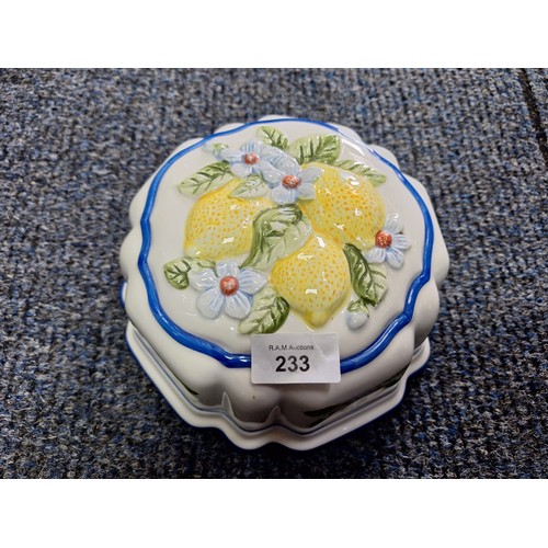 233 - Vintage Jelly Mould