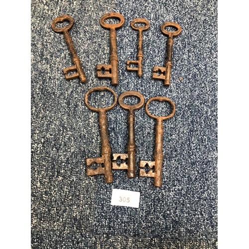 305 - Antique Keys x7 Super Lot