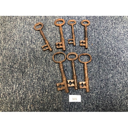 305 - Antique Keys x7 Super Lot