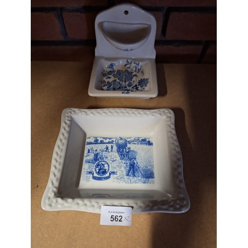 562 - Vintage Crown Devon Soap Stand and Tray