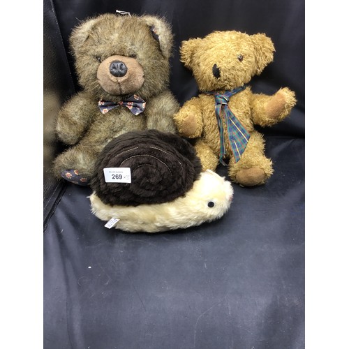 269 - Collectible Bears x2 and a Snail