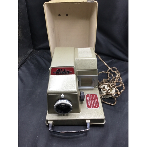 309 - Aldis vintage projector complete