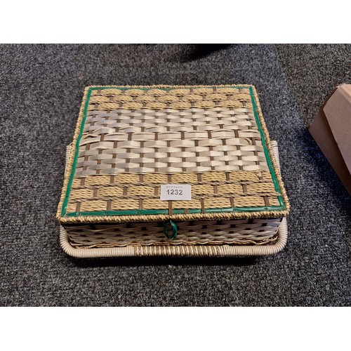 1232 - Sewing box wicker full of 100s of vintage buttons