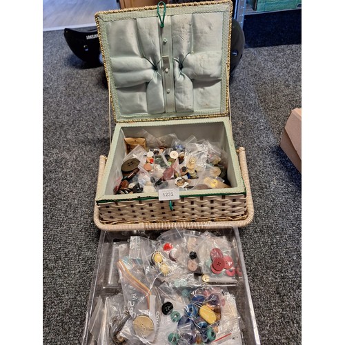 1232 - Sewing box wicker full of 100s of vintage buttons