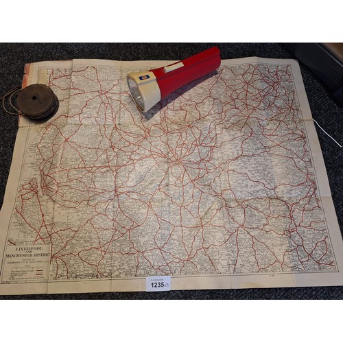 1235 - Vintage treen yo yo 
Vintage everready torch works,vintage cloth map