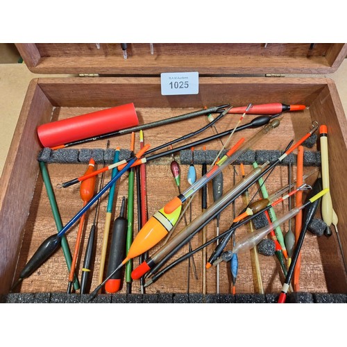 1025 - Complete fishing float box 25+ full of various floats