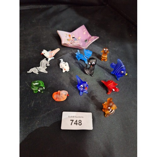 748 - Murano dish + presented as Murano miniature animals in box