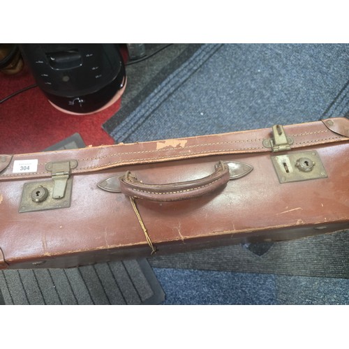 304 - Vintage leather style suit case 26x14x7” + key