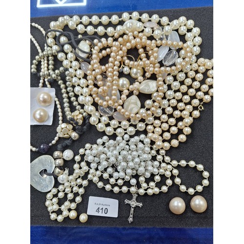 410 - Large Amount Of Fashion and Vintage Pearl and Pearl Type Jewellery To Include Necklaces, Bracelets, ... 