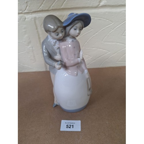 521 - Zaphir By LLadro Courting Couple