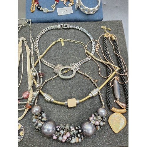 654 - Fashion and Vintage Jewellery To Include Necklaces, Bangles, Bracelets, Charms, Etc (2 pads not incl... 