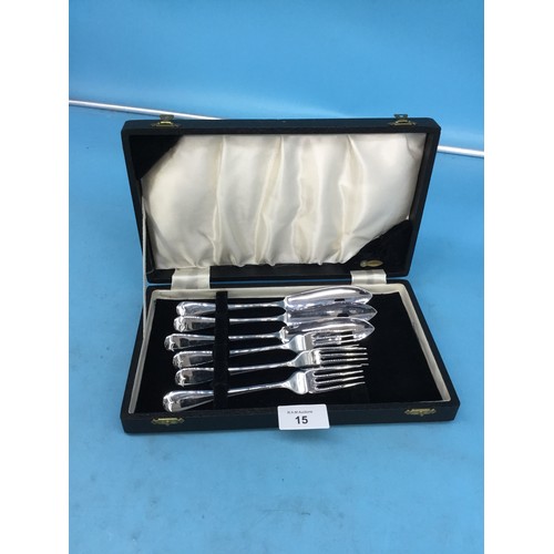 15 - Boxed Cake Knives and Forks Set