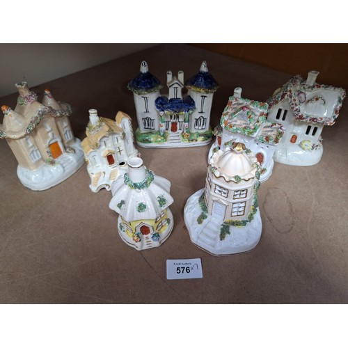 576 - Group of vintage cottages x7