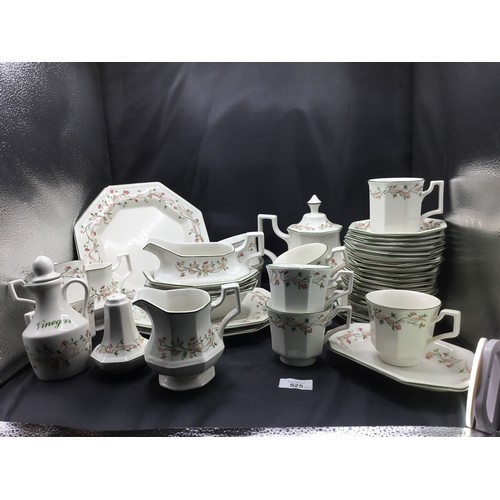 525 - Eternal Beau Part Dinner and Tea Set x42 Pieces