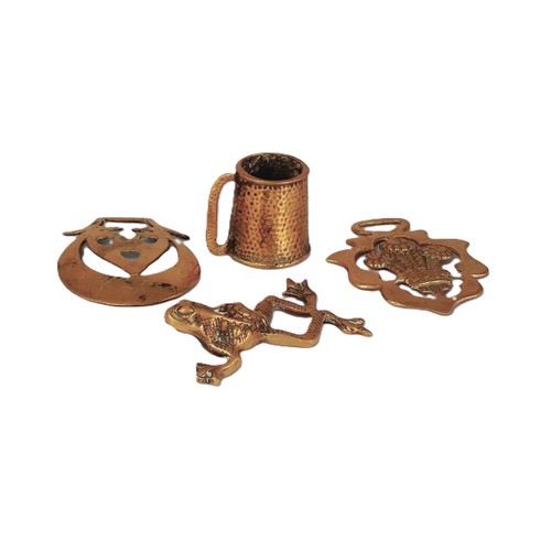 787 - 4 x Brass Items - Tankard / Frog / 2 x Horse Brasses