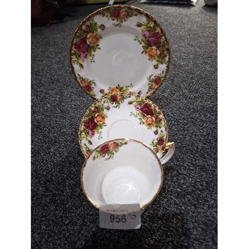 956 - Royal Albert Old Country Roses Trio (old style)