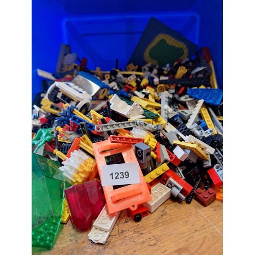 1239 - Hugh box of Lego bricks, cars etc.