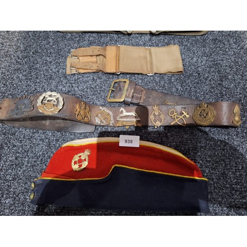 938 - Soldier Browns Reme Hat, belts and Regimental Badge Belt