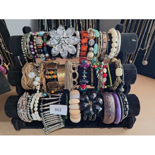 862 - 3x rolls + F+V bangles,bracelets stand not inc.