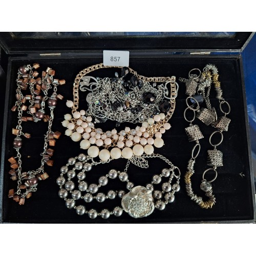 857 - Tray of F+V jewellery